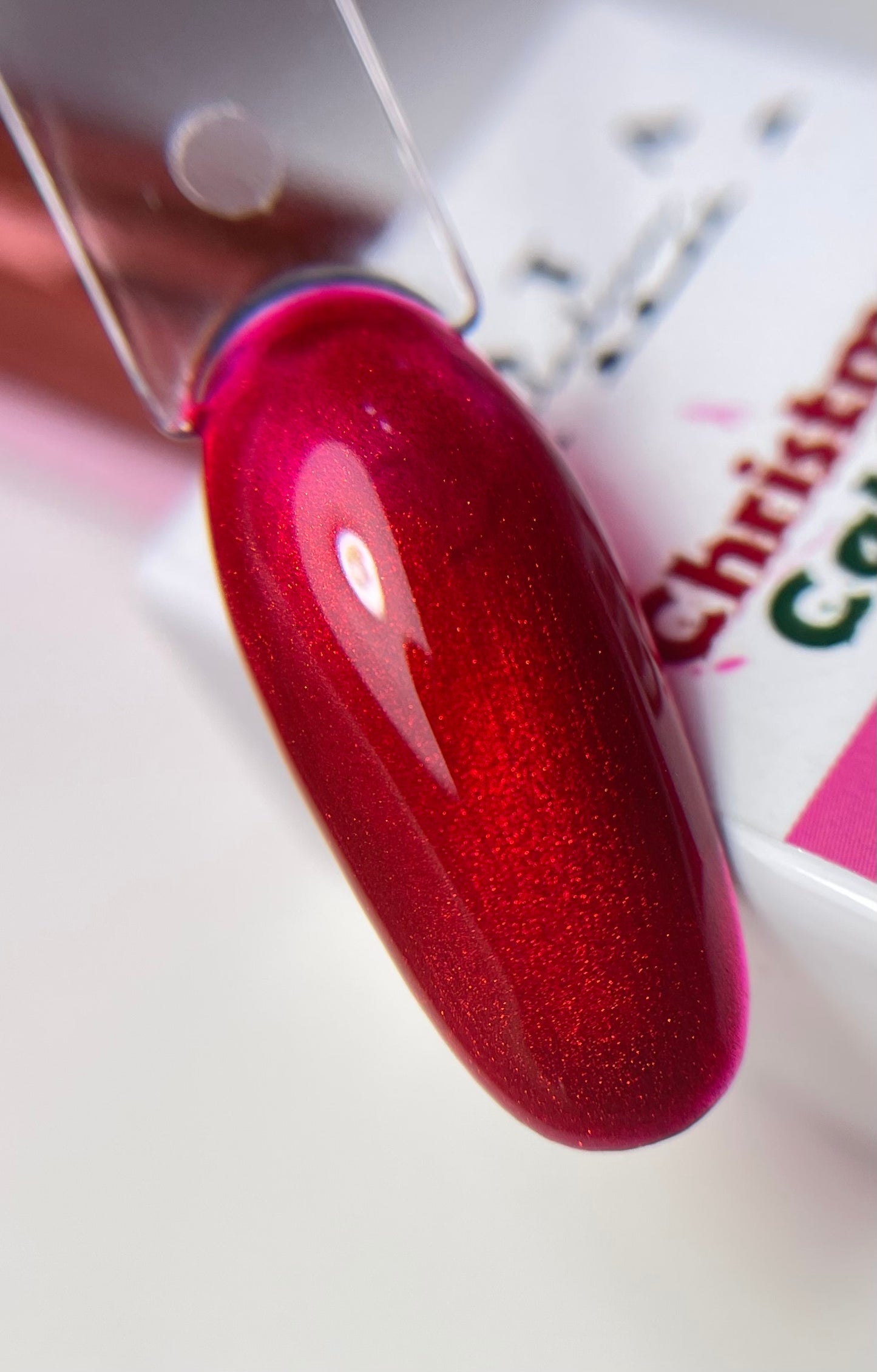 RED (es cat eye PERO súper sutil, como la foto) funciona más como glitter gel