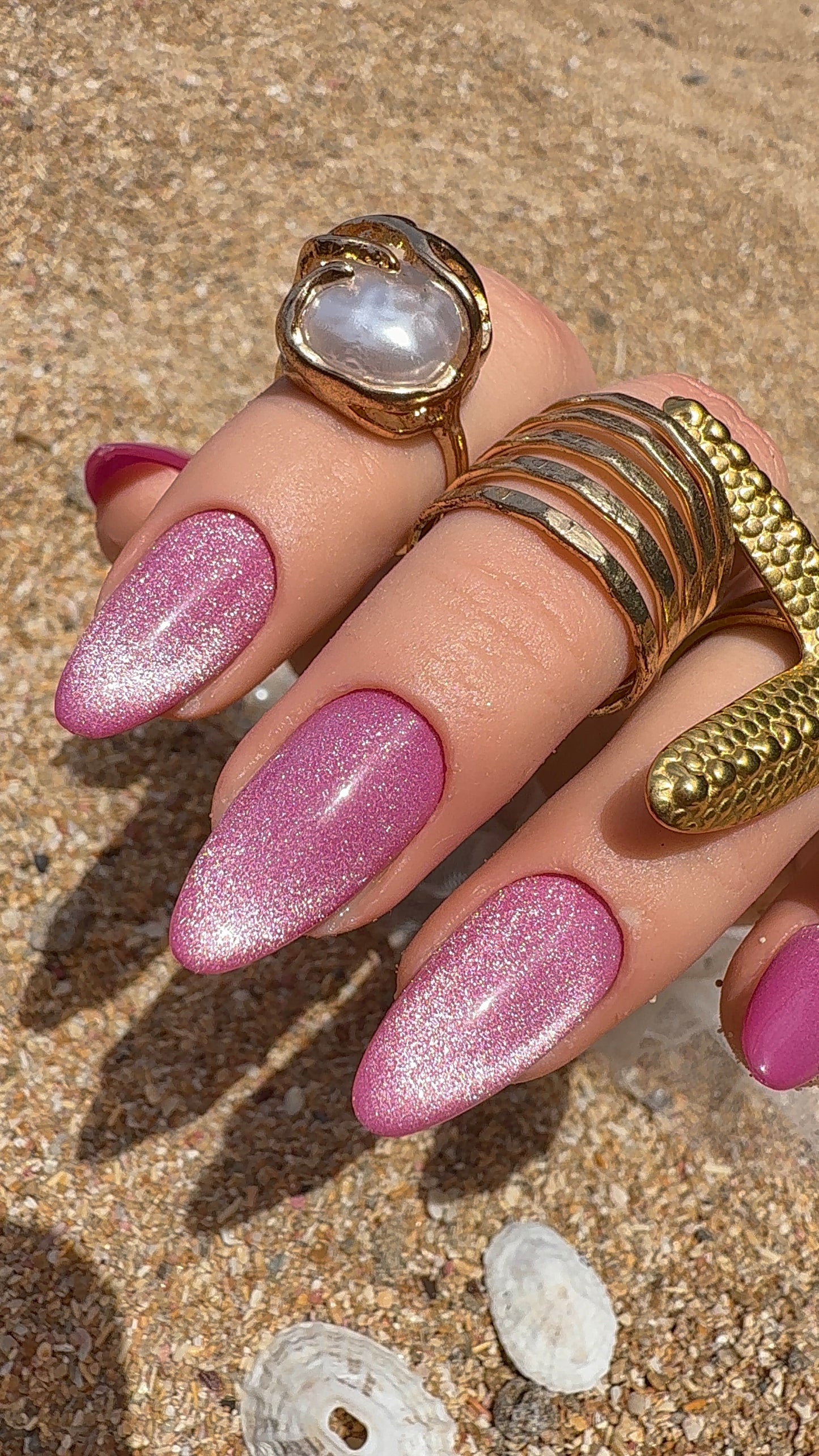Coralith 💎🩷 🐚✨ Cat Eye